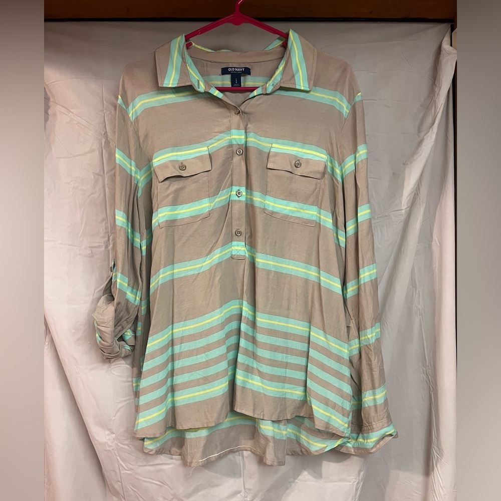 Old Navy Women’s button down blouse size large